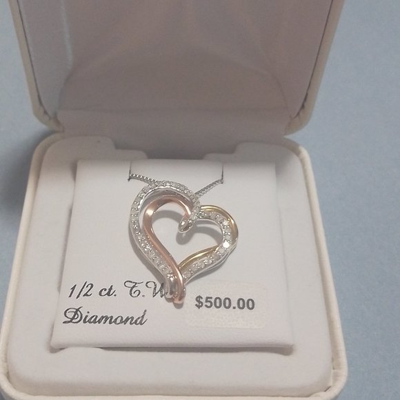 Gold over Silver 0.5 CT TW diamond pendant - Picture 2 of 8